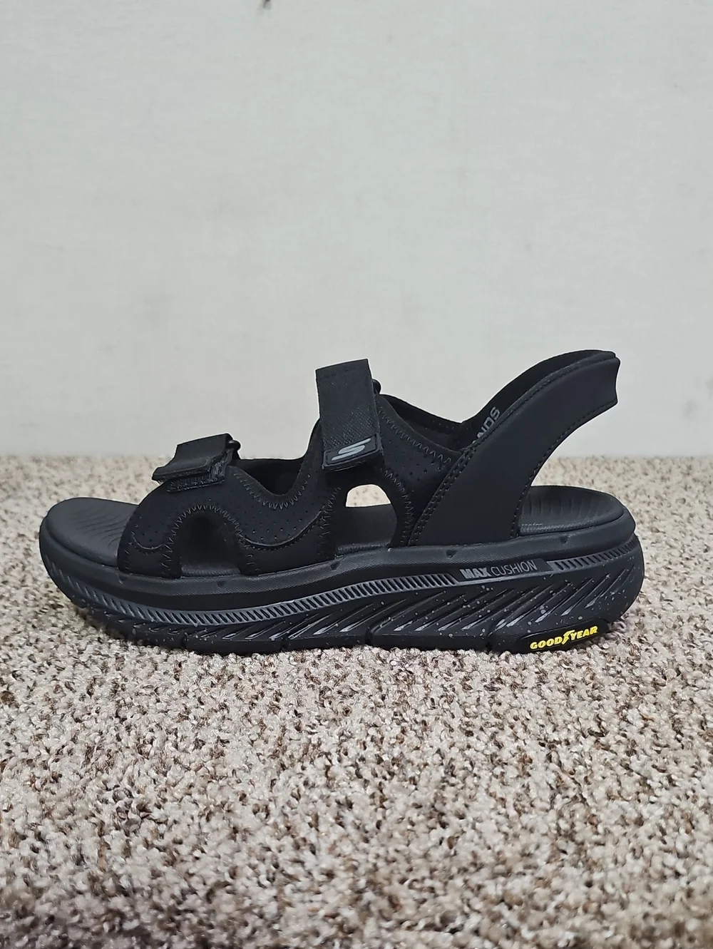 Skechers max cushion